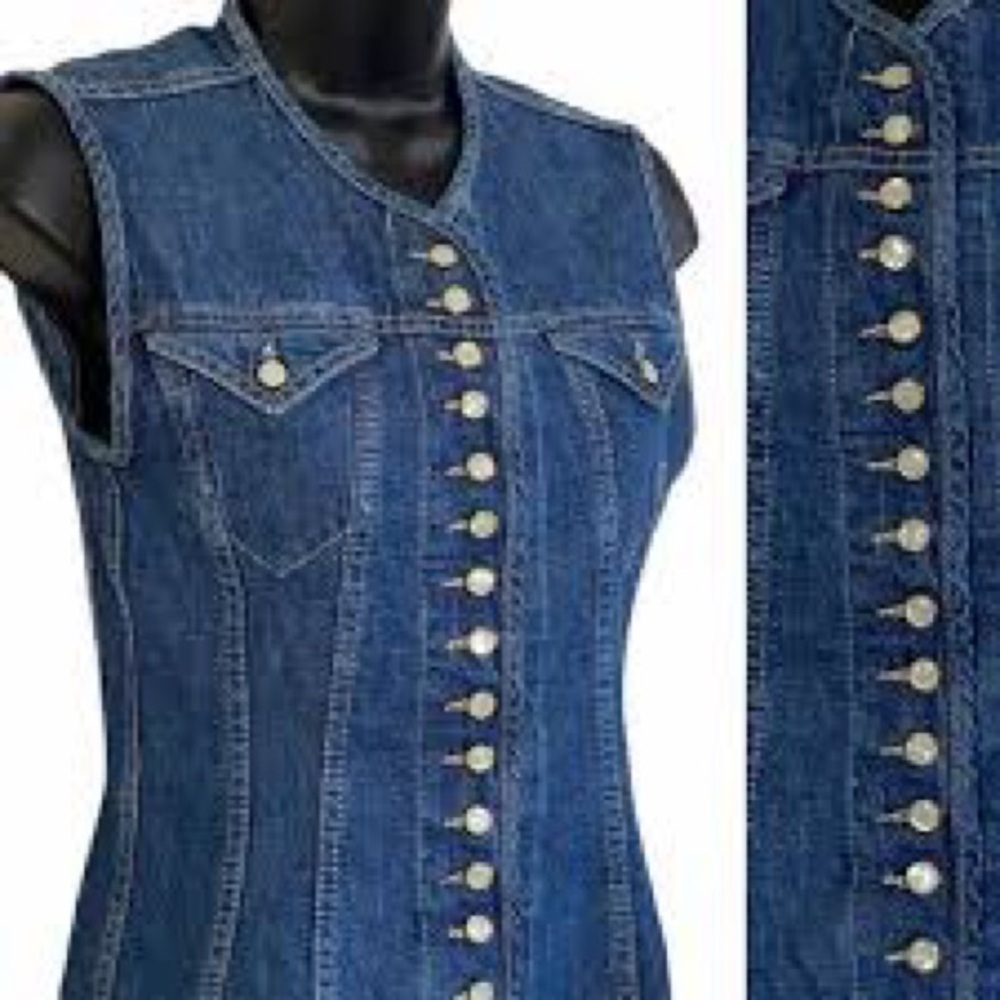 B. Karo Woodstock Made in France Mother of Pearl Button Denim Vest Sz S